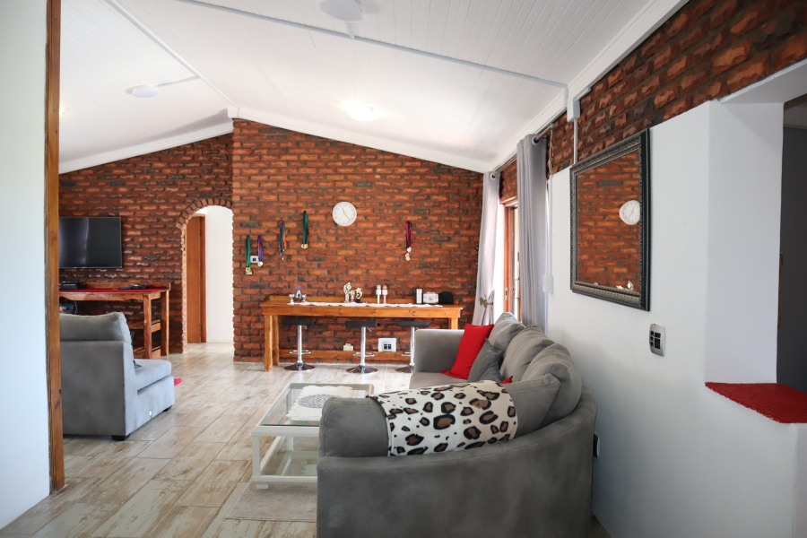 3 Bedroom Property for Sale in Wavecrest Eastern Cape